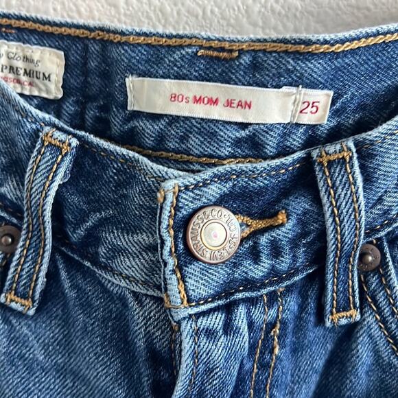 Levi's 80's Mom Jeans Denim Distressed Fray Hem Knee Blowout 25 - Picture 5 of 8